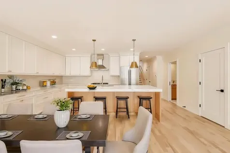 5019 North Lincoln Avenue Chicago IL 60625
