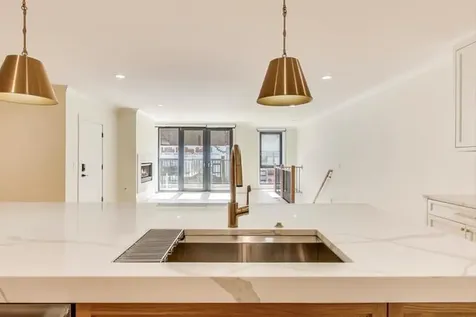 5019 North Lincoln Avenue Chicago IL 60625