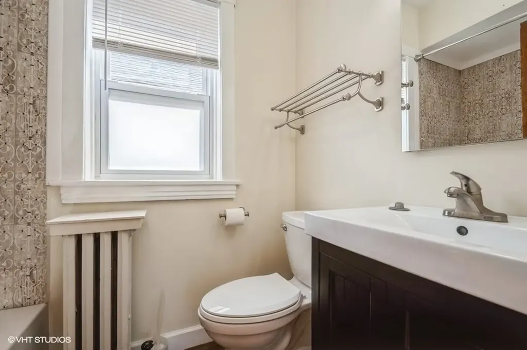 5442 North Ludlam Avenue Chicago IL 60630