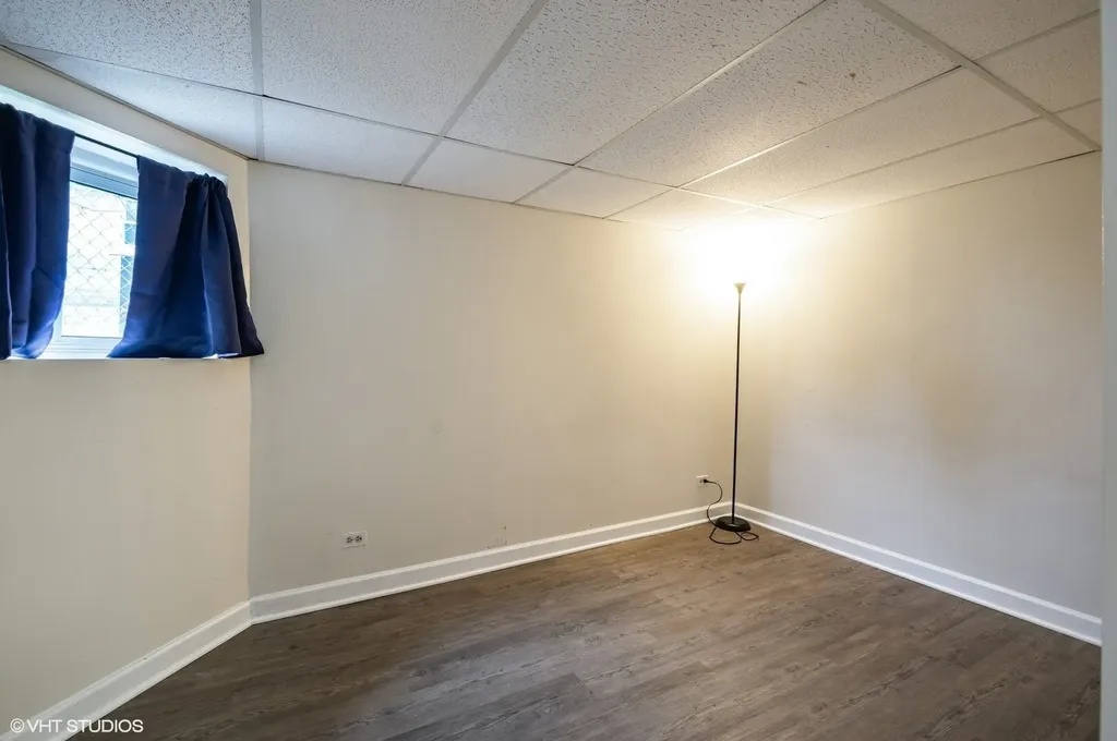 5442 North Ludlam Avenue Chicago IL 60630