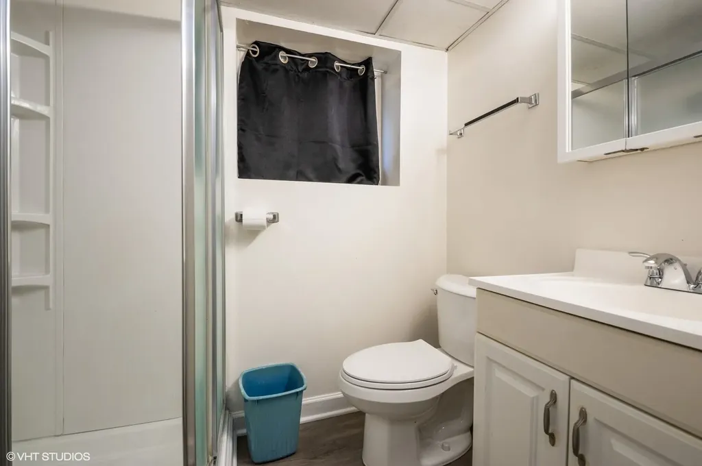5442 North Ludlam Avenue Chicago IL 60630
