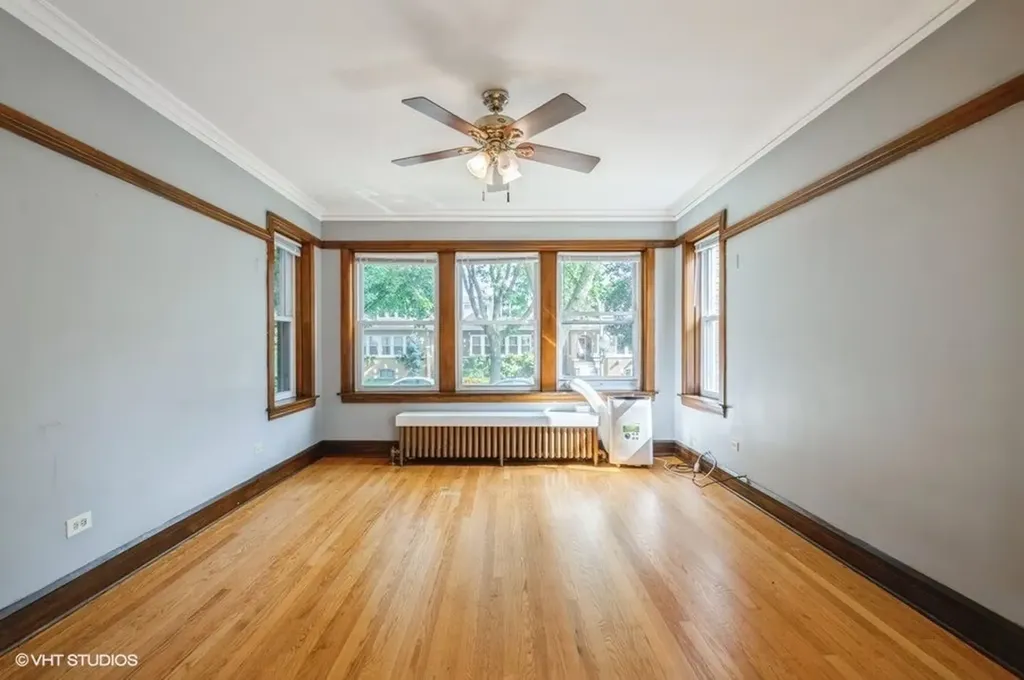 5442 North Ludlam Avenue Chicago IL 60630
