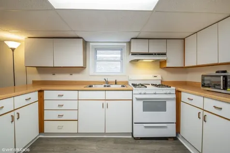 5442 North Ludlam Avenue Chicago IL 60630