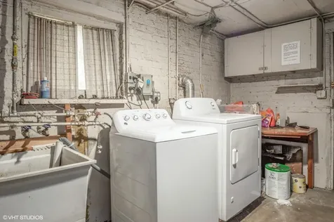 5442 North Ludlam Avenue Chicago IL 60630
