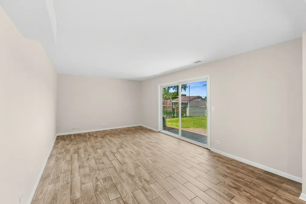 465 Ridgefield Drive Roselle IL 60172