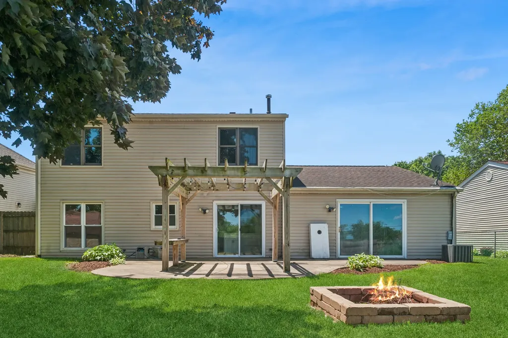 465 Ridgefield Drive Roselle IL 60172
