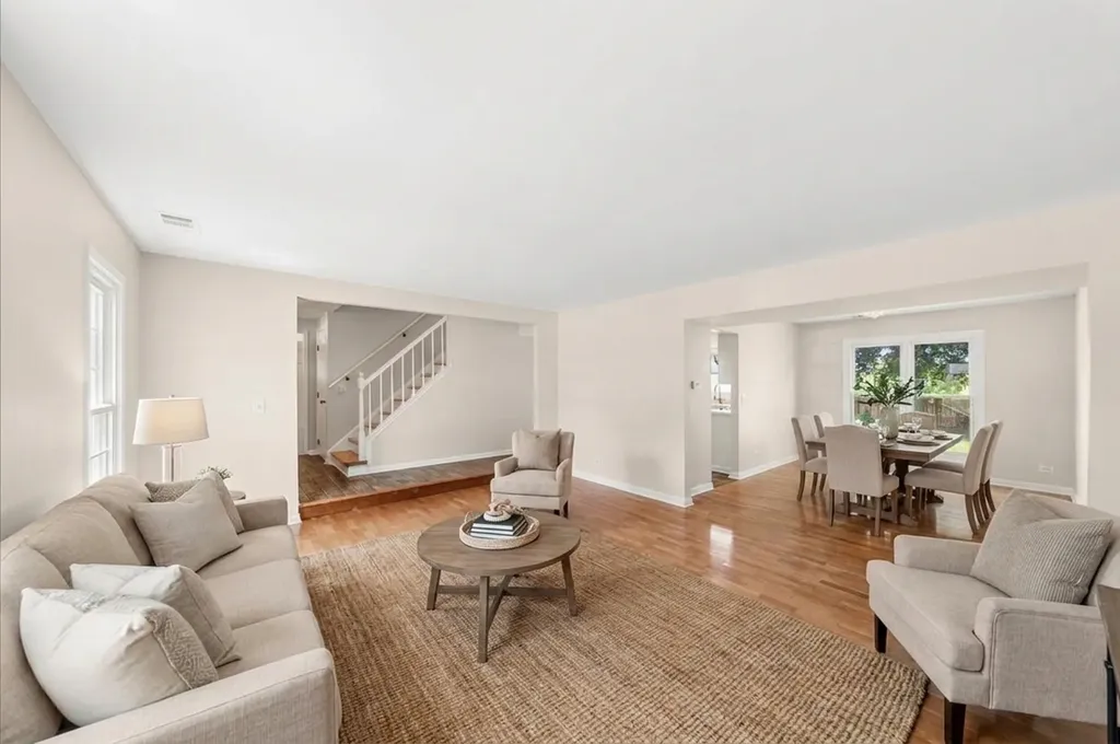 465 Ridgefield Drive Roselle IL 60172