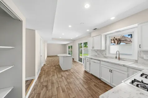 465 Ridgefield Drive Roselle IL 60172