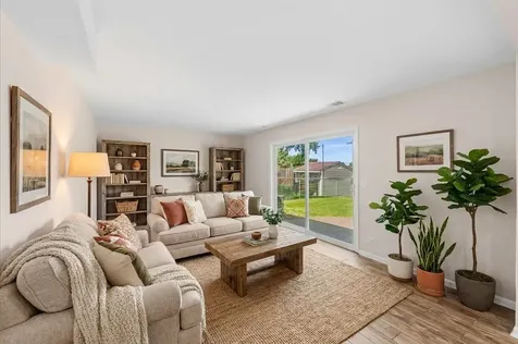 465 Ridgefield Drive Roselle IL 60172