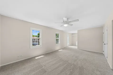 465 Ridgefield Drive Roselle IL 60172