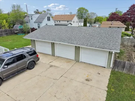 29 North Metropolitan Avenue Waukegan IL 60085