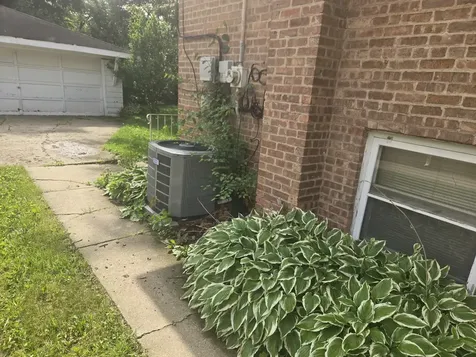 16339 Dobson Avenue South Holland IL 60473