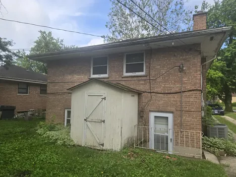 16339 Dobson Avenue South Holland IL 60473