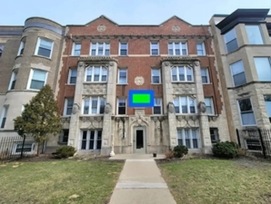 4735 North Beacon Street Chicago IL 60640