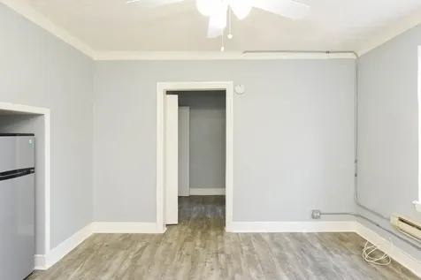 4735 North Beacon Street Chicago IL 60640