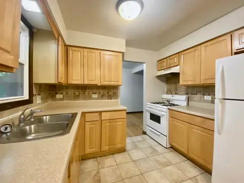 16428 Wabash Avenue South Holland IL 60473