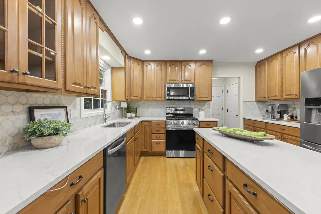706 Alexandria Drive Naperville IL 60565