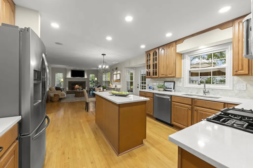 706 Alexandria Drive Naperville IL 60565