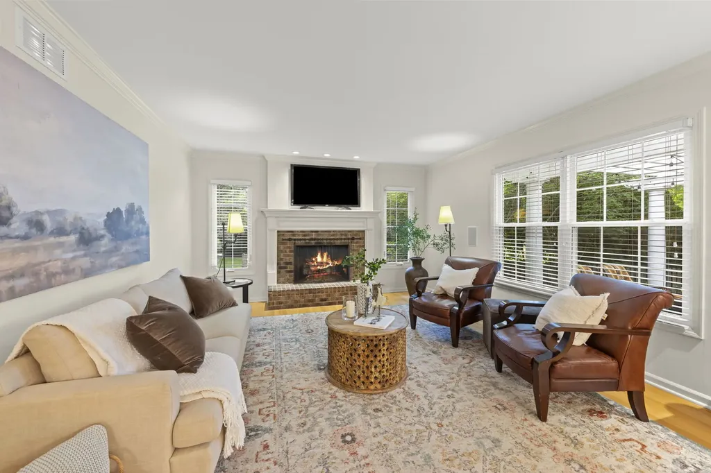 706 Alexandria Drive Naperville IL 60565
