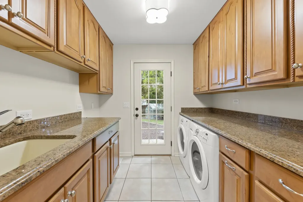 706 Alexandria Drive Naperville IL 60565