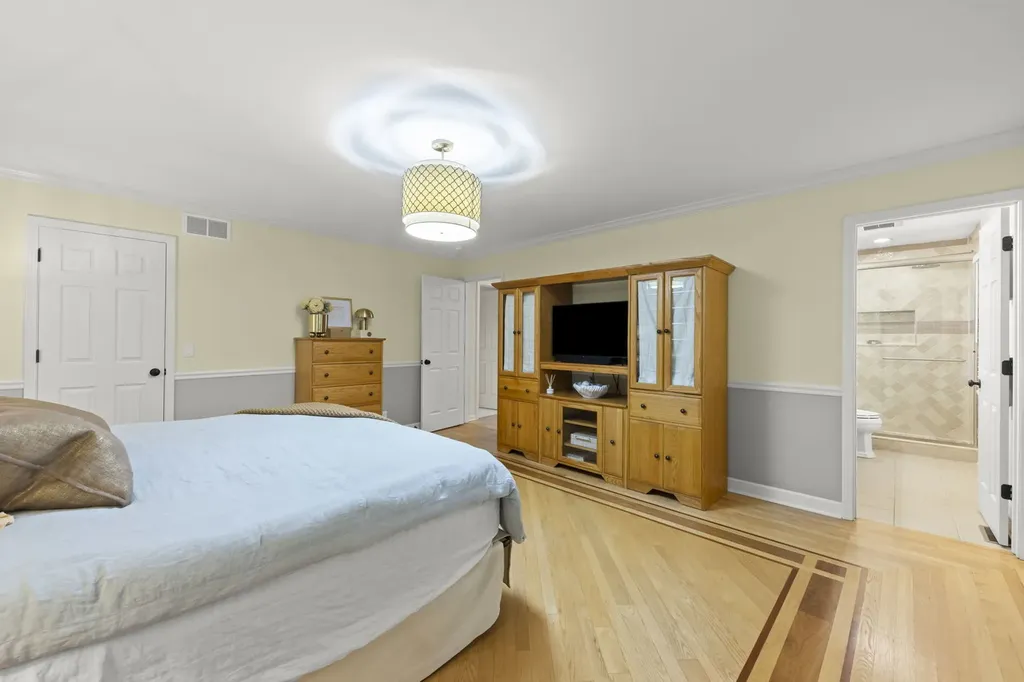 706 Alexandria Drive Naperville IL 60565