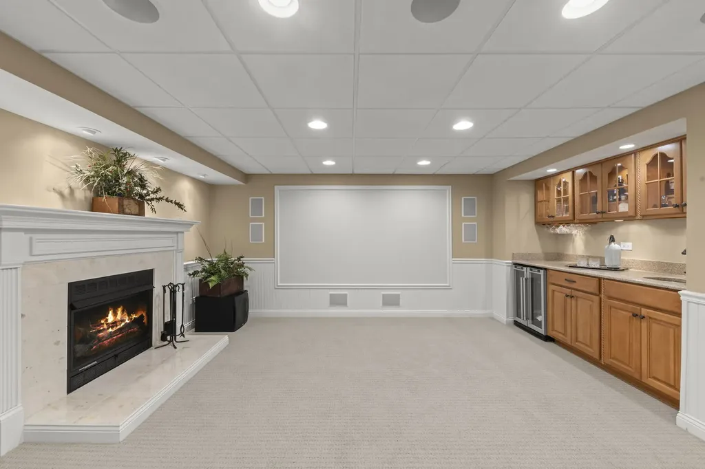 706 Alexandria Drive Naperville IL 60565