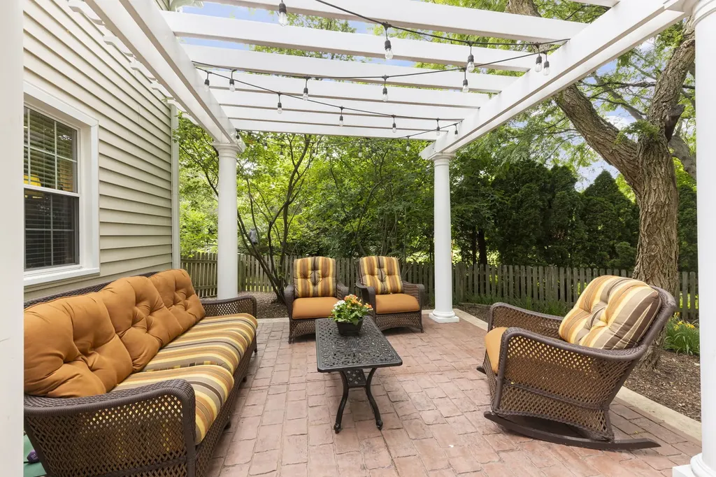 706 Alexandria Drive Naperville IL 60565