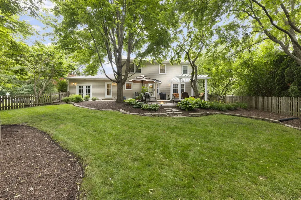 706 Alexandria Drive Naperville IL 60565