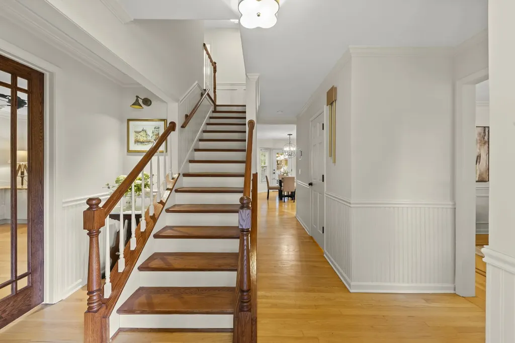 706 Alexandria Drive Naperville IL 60565