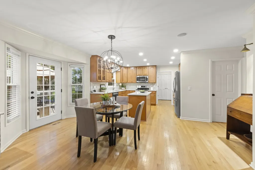 706 Alexandria Drive Naperville IL 60565