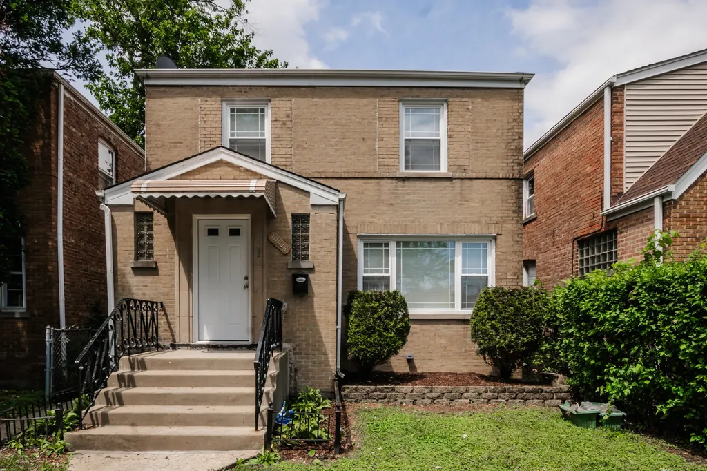 10048 South Saint Lawrence Avenue Chicago IL 60628