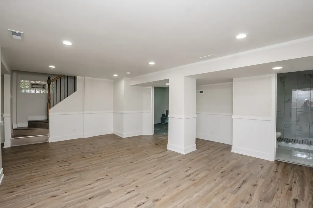 10048 South Saint Lawrence Avenue Chicago IL 60628