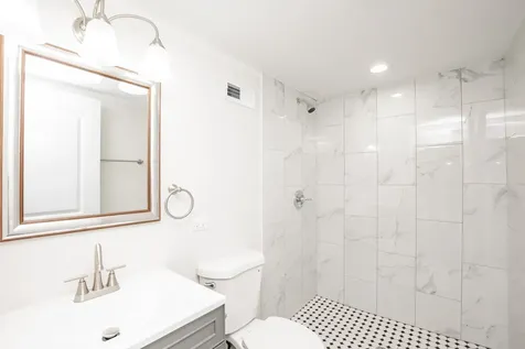10048 South Saint Lawrence Avenue Chicago IL 60628