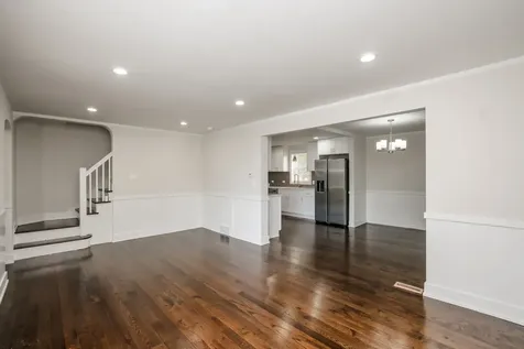 10048 South Saint Lawrence Avenue Chicago IL 60628