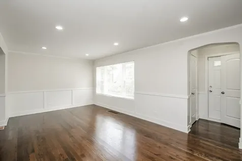 10048 South Saint Lawrence Avenue Chicago IL 60628