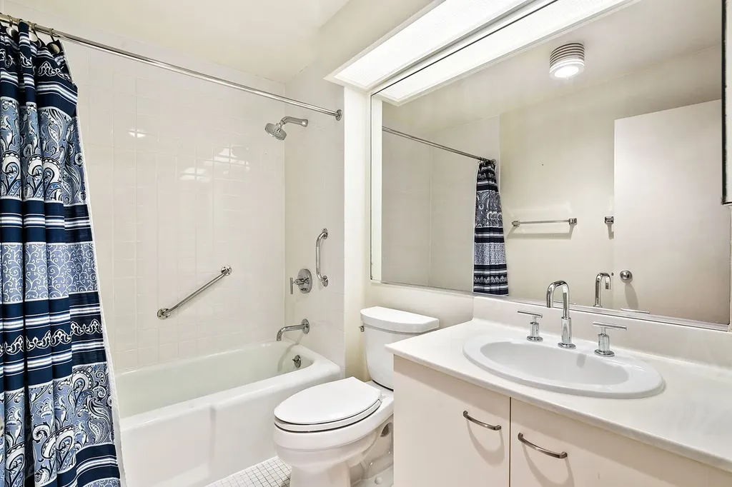 110 East Delaware Place Chicago IL 60611