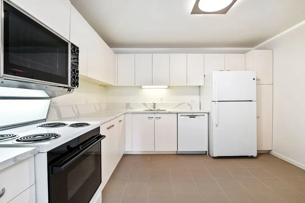 110 East Delaware Place Chicago IL 60611