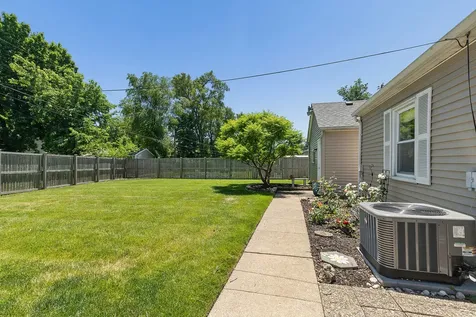 627 Glen Avenue Romeoville IL 60446