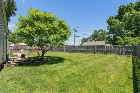 627 Glen Avenue Romeoville IL 60446