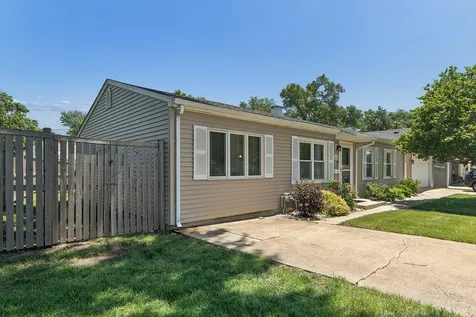 627 Glen Avenue Romeoville IL 60446
