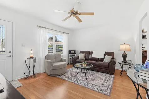 627 Glen Avenue Romeoville IL 60446