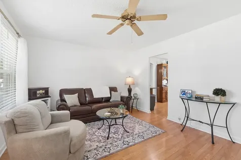 627 Glen Avenue Romeoville IL 60446