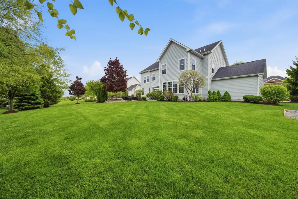4836 Shumard Lane Naperville IL 60564