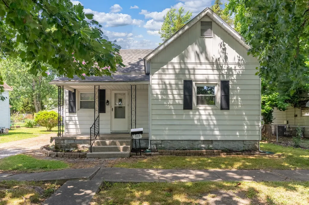 313 North 9th Street Herrin IL 62948