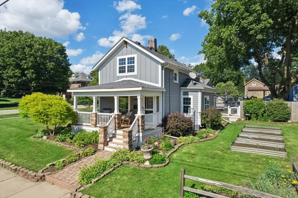 60 North Wisconsin Street Carpentersville IL 60110