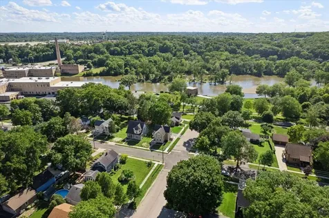 60 North Wisconsin Street Carpentersville IL 60110