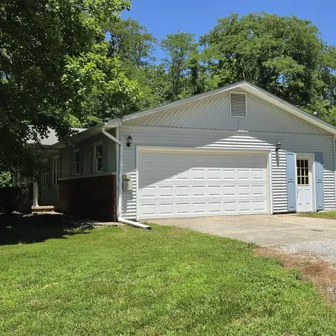 11534 State Highway 37 Highway Benton IL 62812