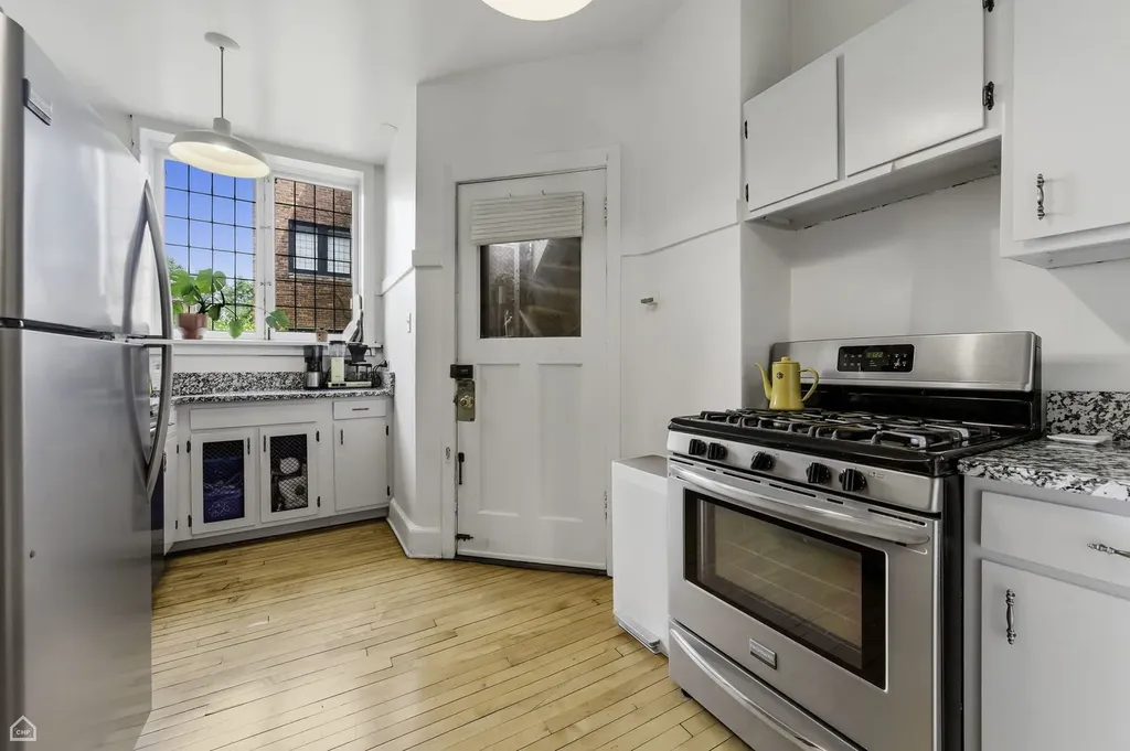 1368 East 57th Street Chicago IL 60637