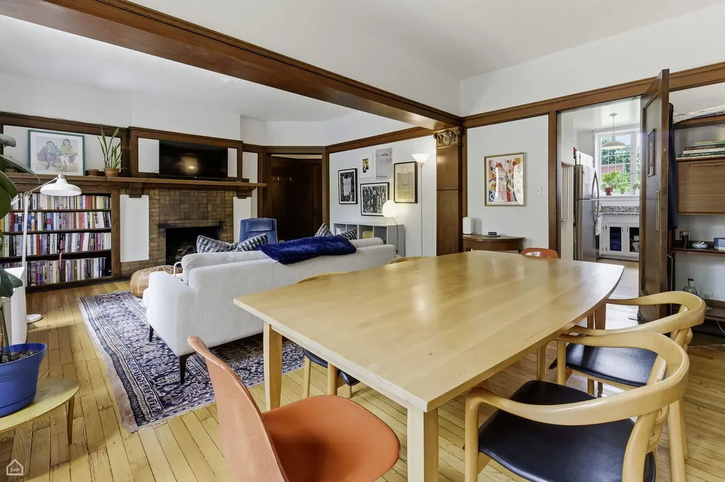 1368 East 57th Street Chicago IL 60637