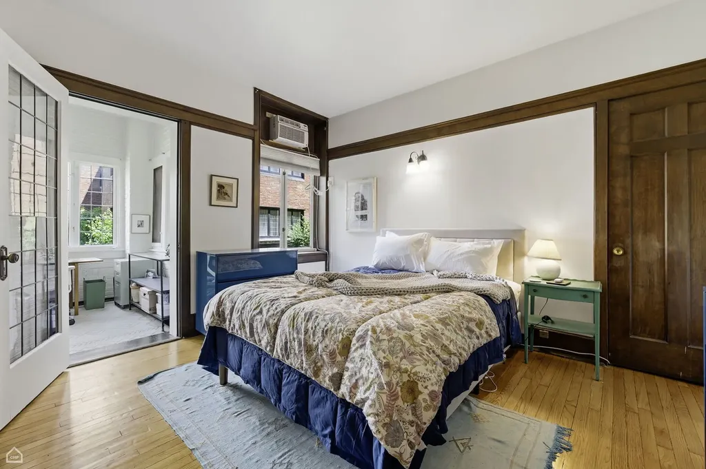 1368 East 57th Street Chicago IL 60637